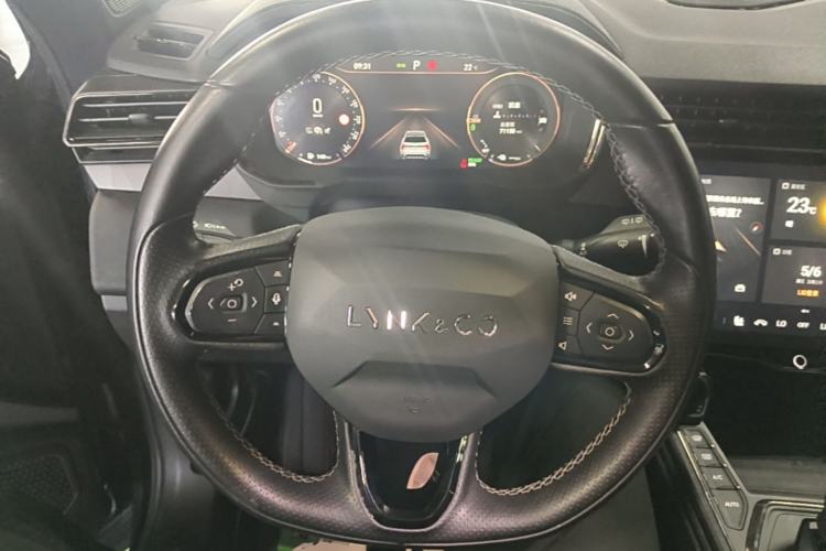 Used Lynk & Co 01 EM-P 2021 1.5TD PHEV Halo Steering Wheel