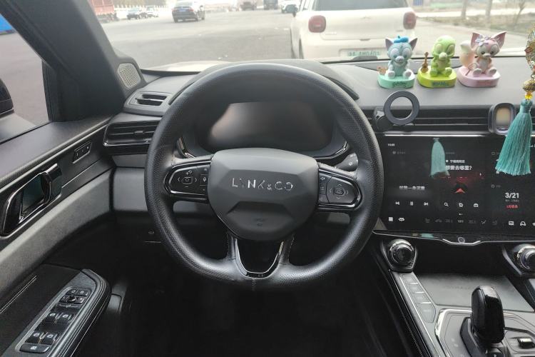 Used Lynk & Co 01 EM-P 2021 1.5TD PHEV Halo Steering Wheel