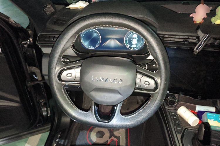Used Lynk & Co 01 EM-P 2021 1.5TD PHEV Halo Steering Wheel