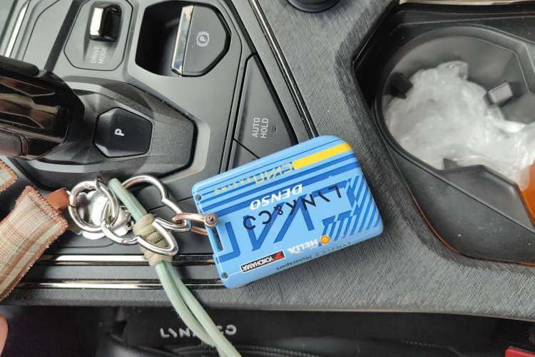 Used Lynk & Co 01 EM-P 2021 1.5TD PHEV Halo Vehicle Key