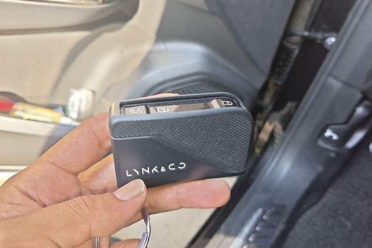 Used Lynk & Co 01 EM-P 2021 1.5TD PHEV Halo Vehicle Key