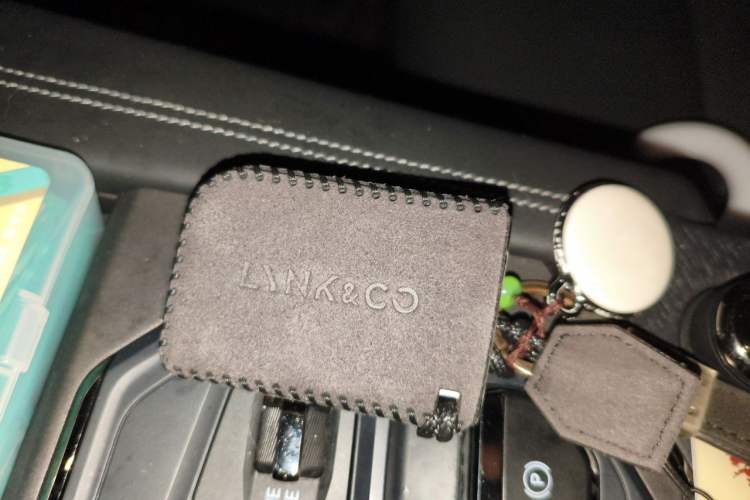 Used Lynk & Co 01 EM-P 2021 1.5TD PHEV Halo Vehicle Key