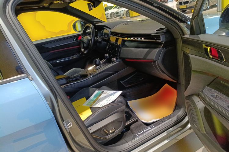 Used Lynk & Co 01 EM-P 2021 1.5TD PHEV Halo Right Front Seat