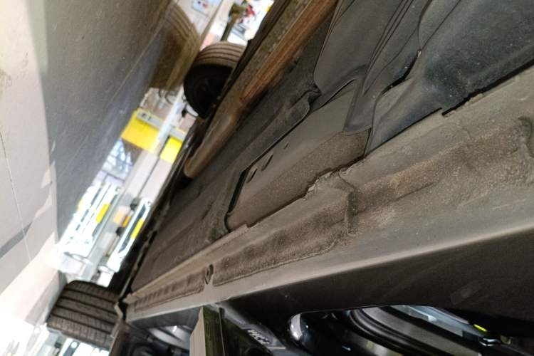 Used Lynk & Co 01 EM-P 2021 1.5TD PHEV Halo Right Side Sill