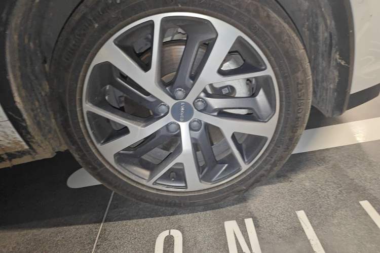 Used Lynk & Co 01 EM-P 2021 1.5TD PHEV Halo Exterior 1