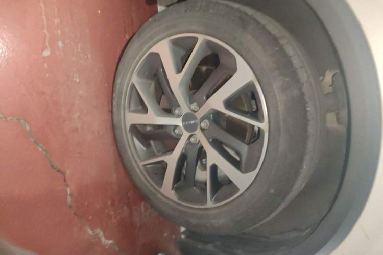 Used Lynk & Co 01 EM-P 2021 1.5TD PHEV Halo Right Front Wheel Hub