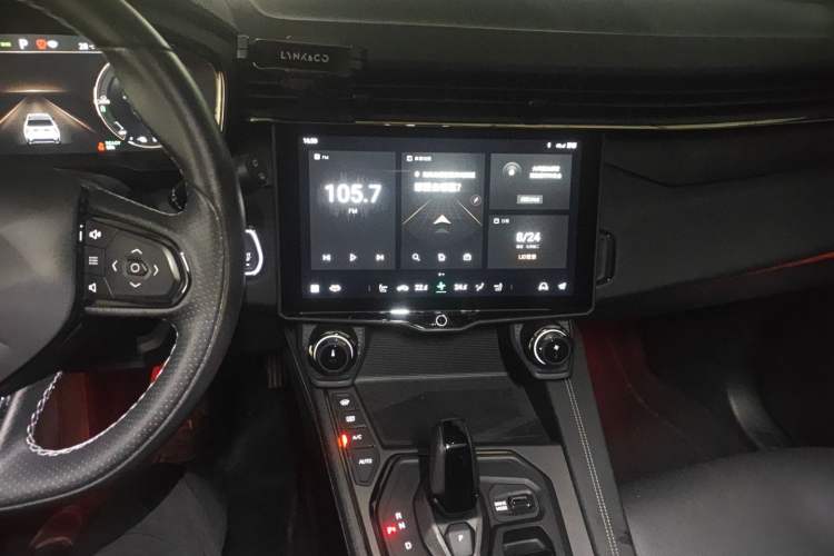 Used Lynk & Co 01 EM-P 2021 1.5TD PHEV Halo Audio And AC Panel