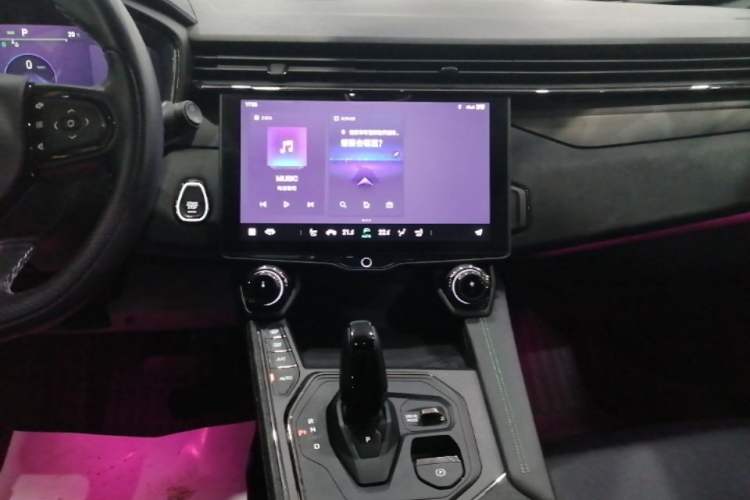 Used Lynk & Co 01 EM-P 2021 1.5TD PHEV Halo Audio And AC Panel