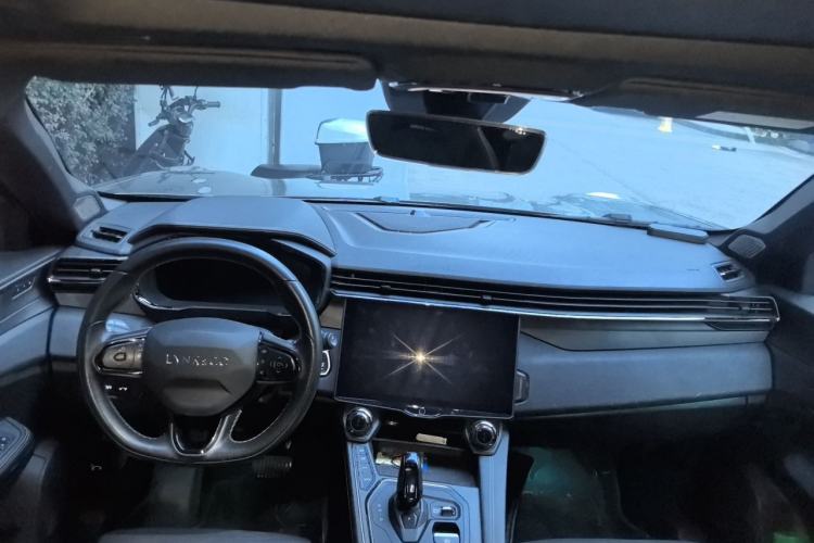 Used Lynk & Co 01 EM-P 2021 1.5TD PHEV Halo Center Console