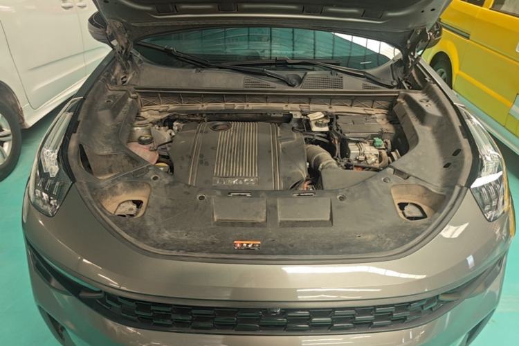 Used Lynk & Co 01 EM-P 2021 1.5TD PHEV Halo Engine Bay