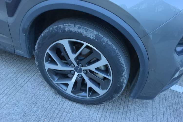 Used Lynk & Co 01 EM-P 2021 1.5TD PHEV Halo Right Front Wheel Hub