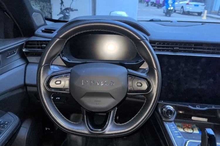 Used Lynk & Co 01 EM-P 2021 1.5TD PHEV Halo Steering Wheel