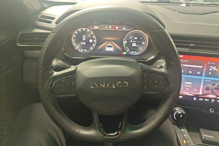 Used Lynk & Co 01 EM-P 2021 1.5TD PHEV Halo Steering Wheel