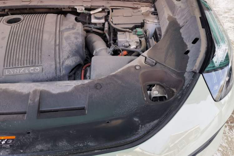Used Lynk & Co 01 EM-P 2021 1.5TD PHEV Halo Engine Bay Left