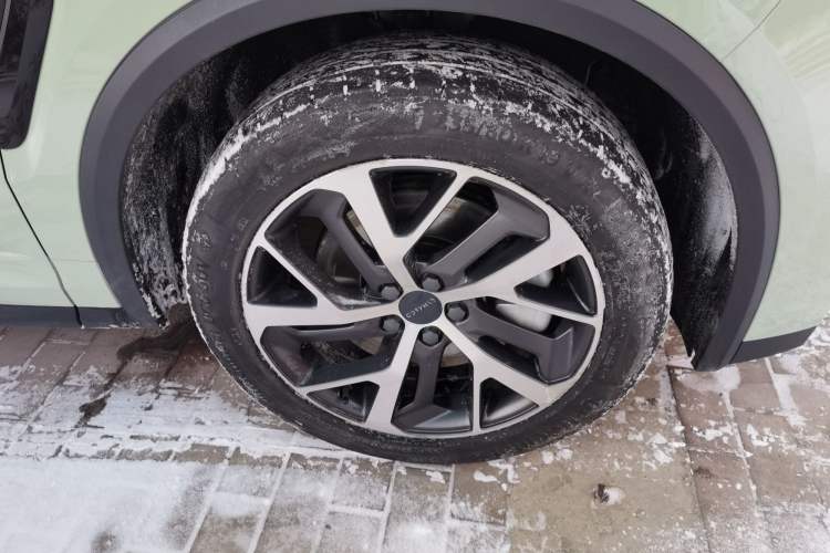 Used Lynk & Co 01 EM-P 2021 1.5TD PHEV Halo Right Front Wheel Hub