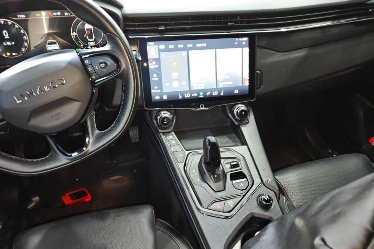 Used Lynk & Co 01 EM-P 2021 1.5TD PHEV Halo Audio And AC Panel