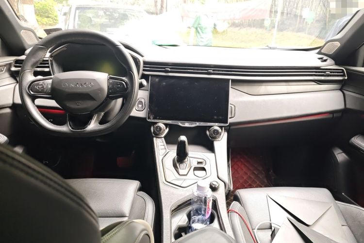 Used Lynk & Co 01 EM-P 2021 1.5TD PHEV Halo Interior 2