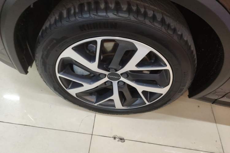 Used Lynk & Co 01 EM-P 2021 1.5TD PHEV Halo Left Front Wheel Hub