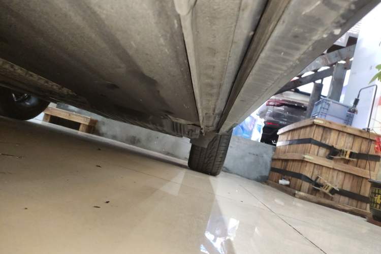Used Lynk & Co 01 EM-P 2021 1.5TD PHEV Halo Left Side Sill