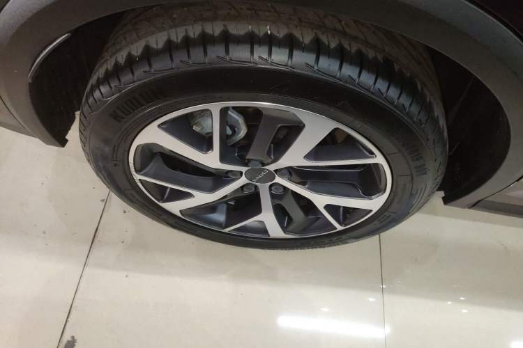 Used Lynk & Co 01 EM-P 2021 1.5TD PHEV Halo Right Rear Wheel Hub