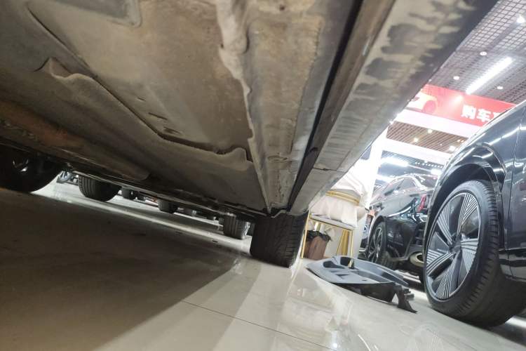 Used Lynk & Co 01 EM-P 2021 1.5TD PHEV Halo Right Side Sill