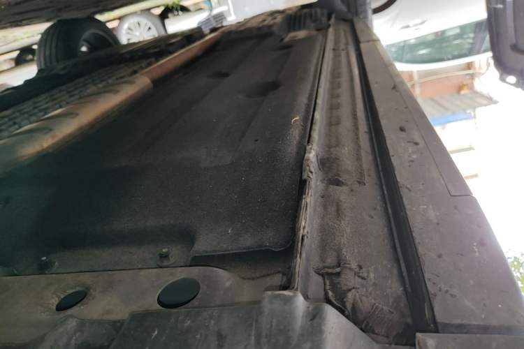 Used Lynk & Co 01 EM-P 2021 1.5TD PHEV Halo Right Side Sill