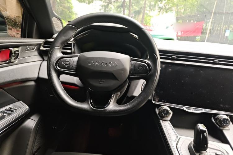 Used Lynk & Co 01 EM-P 2021 1.5TD PHEV Halo Steering Wheel