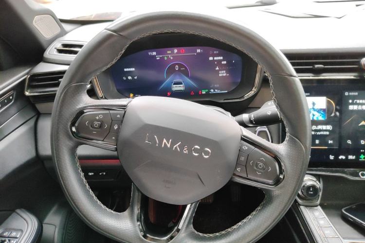 Used Lynk & Co 01 EM-P 2021 1.5TD PHEV Halo Steering Wheel