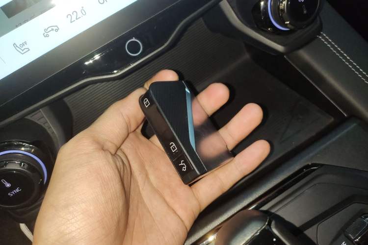 Used Lynk & Co 01 EM-P 2021 1.5TD PHEV Halo Vehicle Key