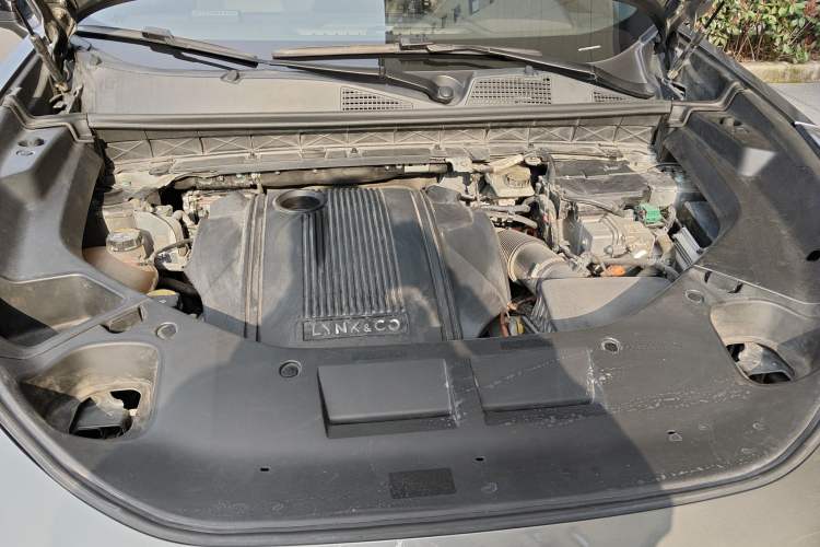 Used Lynk & Co 01 EM-P 2021 1.5TD PHEV Halo Engine Bay