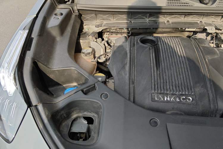 Used Lynk & Co 01 EM-P 2021 1.5TD PHEV Halo Engine Bay Right