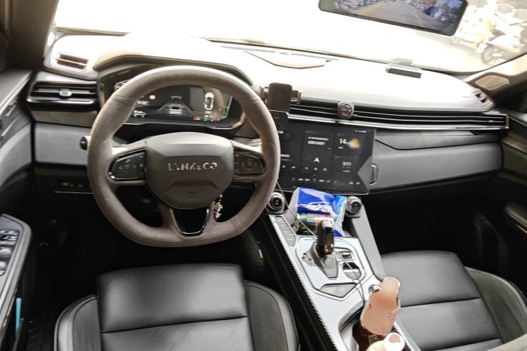 Used Lynk & Co 01 EM-P 2021 1.5TD PHEV Halo Steering Wheel