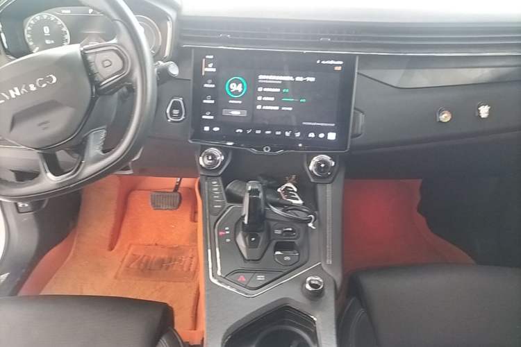 Used Lynk & Co 01 EM-P 2021 1.5TD PHEV Halo Audio And AC Panel