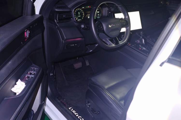 Used Lynk & Co 01 EM-P 2021 1.5TD PHEV Halo Driver Seat