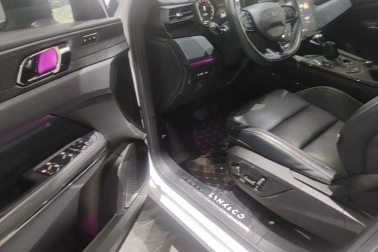 Used Lynk & Co 01 EM-P 2021 1.5TD PHEV Halo Driver Seat