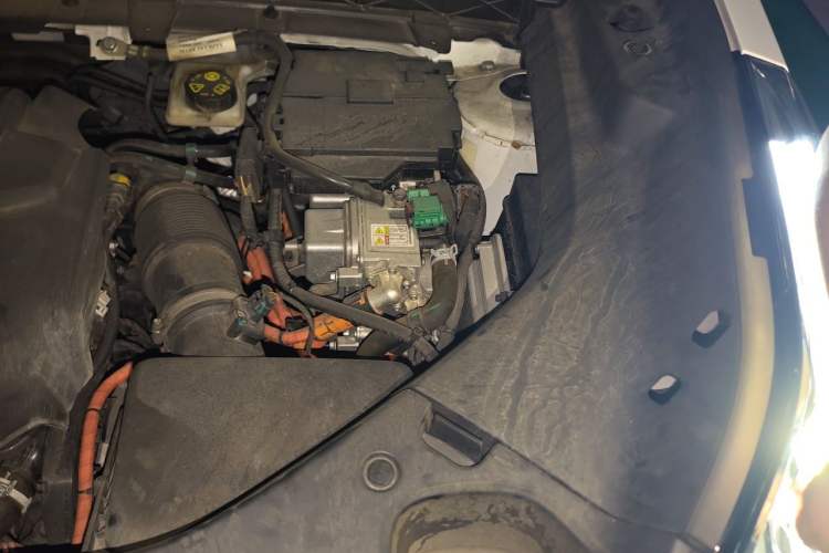 Used Lynk & Co 01 EM-P 2021 1.5TD PHEV Halo Engine Bay Left