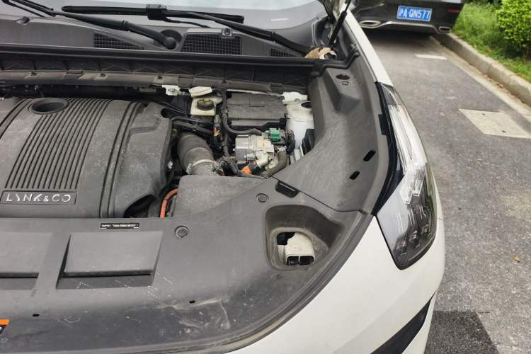 Used Lynk & Co 01 EM-P 2021 1.5TD PHEV Halo Engine Bay Left