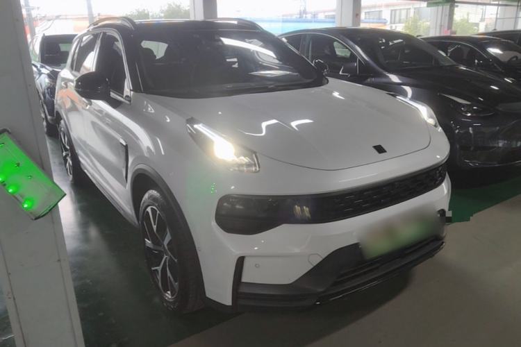 Used Lynk & Co 01 EM-P 2021 1.5TD PHEV Halo Front Right 45 Deg