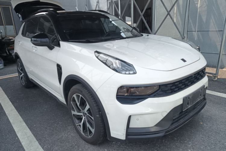 Used Lynk & Co 01 EM-P 2021 1.5TD PHEV Halo Front Right 45 Deg