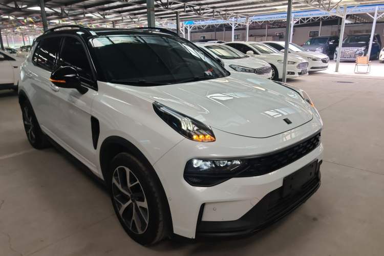 Used Lynk & Co 01 EM-P 2021 1.5TD PHEV Halo Front Right 45 Deg