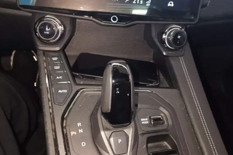 Used Lynk & Co 01 EM-P 2021 1.5TD PHEV Halo Gear Lever