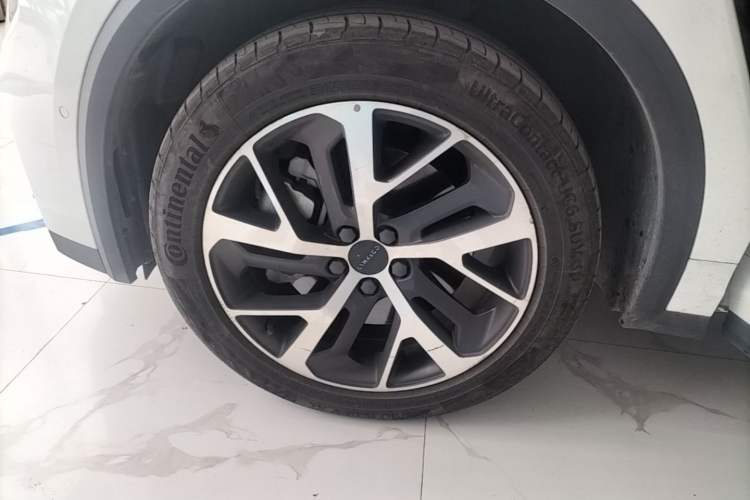 Used Lynk & Co 01 EM-P 2021 1.5TD PHEV Halo Left Front Wheel Hub