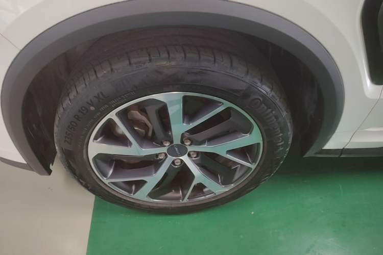 Used Lynk & Co 01 EM-P 2021 1.5TD PHEV Halo Left Front Wheel Hub
