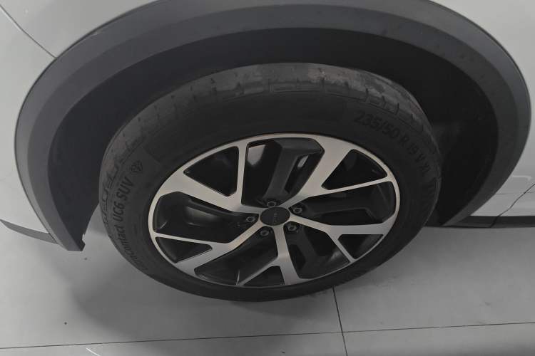 Used Lynk & Co 01 EM-P 2021 1.5TD PHEV Halo Left Front Wheel Hub