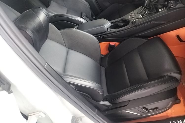 Used Lynk & Co 01 EM-P 2021 1.5TD PHEV Halo Right Front Seat