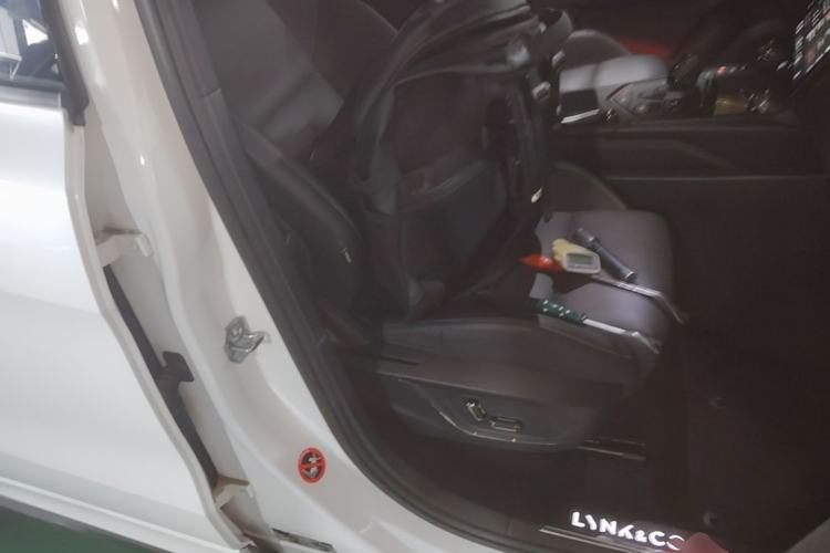 Used Lynk & Co 01 EM-P 2021 1.5TD PHEV Halo Right Front Seat