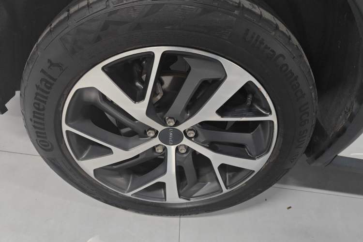 Used Lynk & Co 01 EM-P 2021 1.5TD PHEV Halo Right Rear Wheel Hub