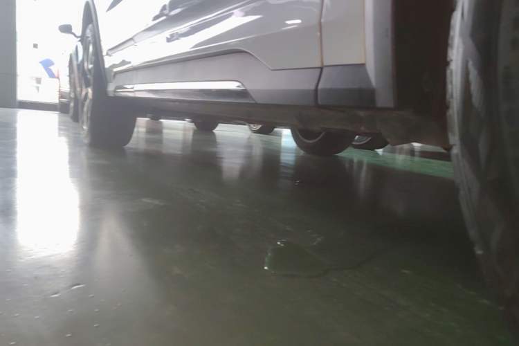 Used Lynk & Co 01 EM-P 2021 1.5TD PHEV Halo Right Side Sill