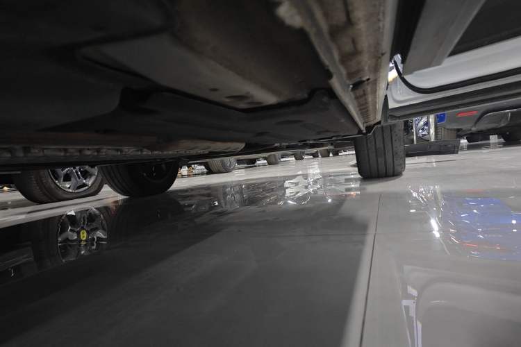 Used Lynk & Co 01 EM-P 2021 1.5TD PHEV Halo Right Side Sill