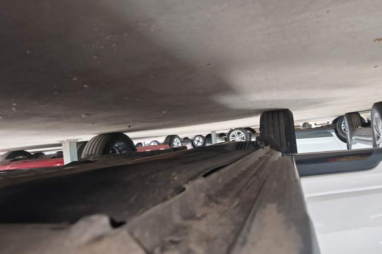 Used Lynk & Co 01 EM-P 2021 1.5TD PHEV Halo Right Side Sill
